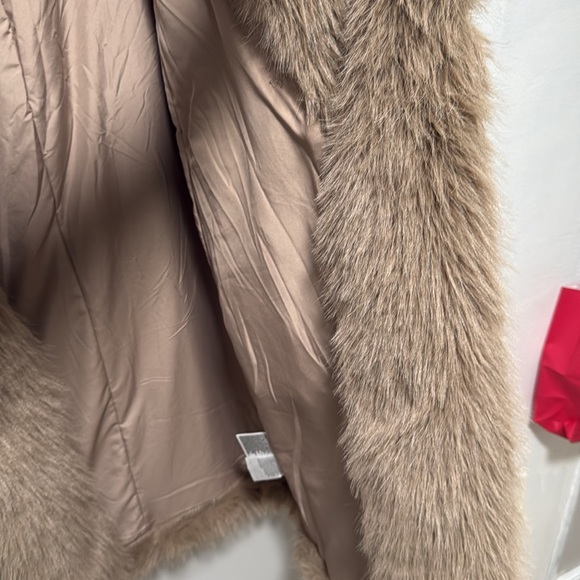 H&M faux fur jacket - Picture 4 of 4